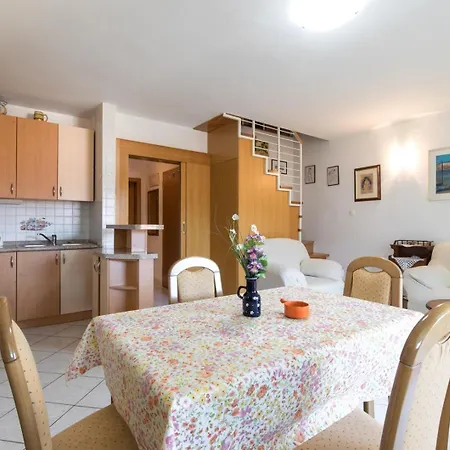 Glorija With Balcony Apartman