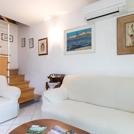 Glorija With Balcony Διαμέρισμα