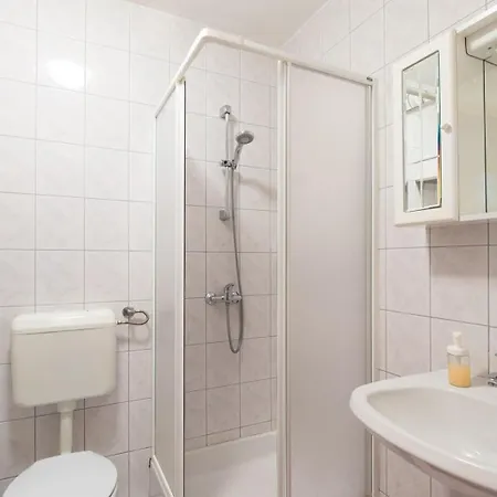 Glorija With Balcony * باشْكا